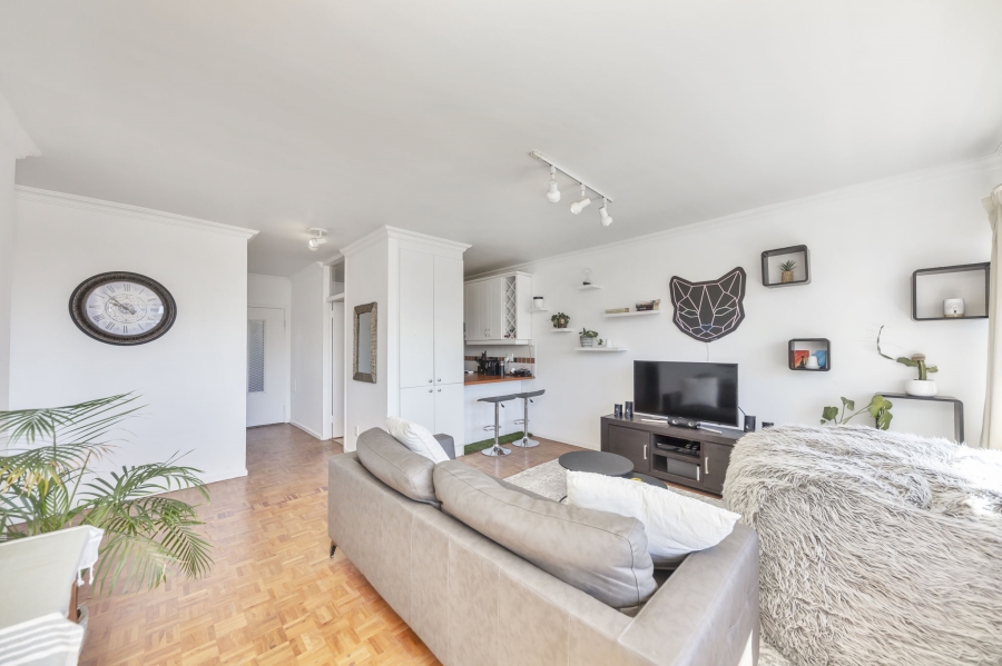 To Let 2 Bedroom Property for Rent in Green Point Western Cape
